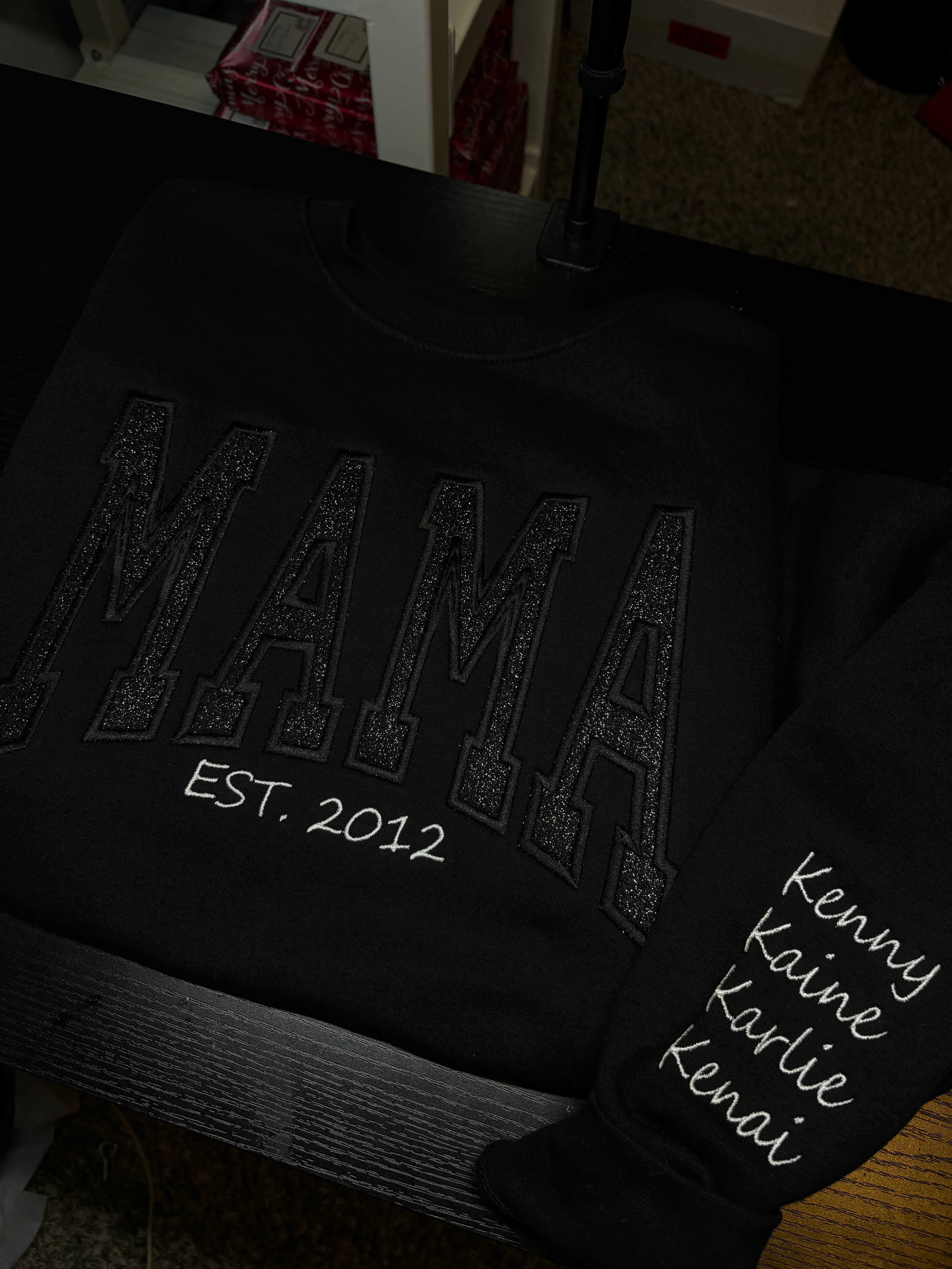 Black and White Mama Glitter Crew🖤